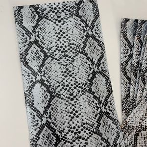100 6"x 9" designers self sealing polymailers